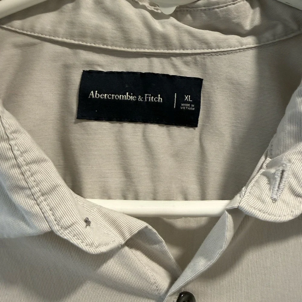 A&F button Down - Picture 2 of 4